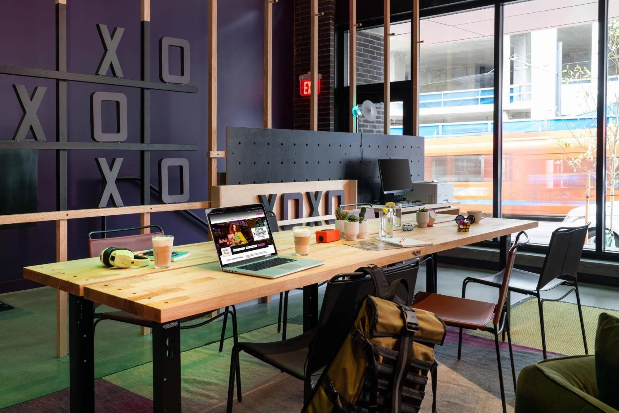 Moxy Portland Downtown Exterior foto