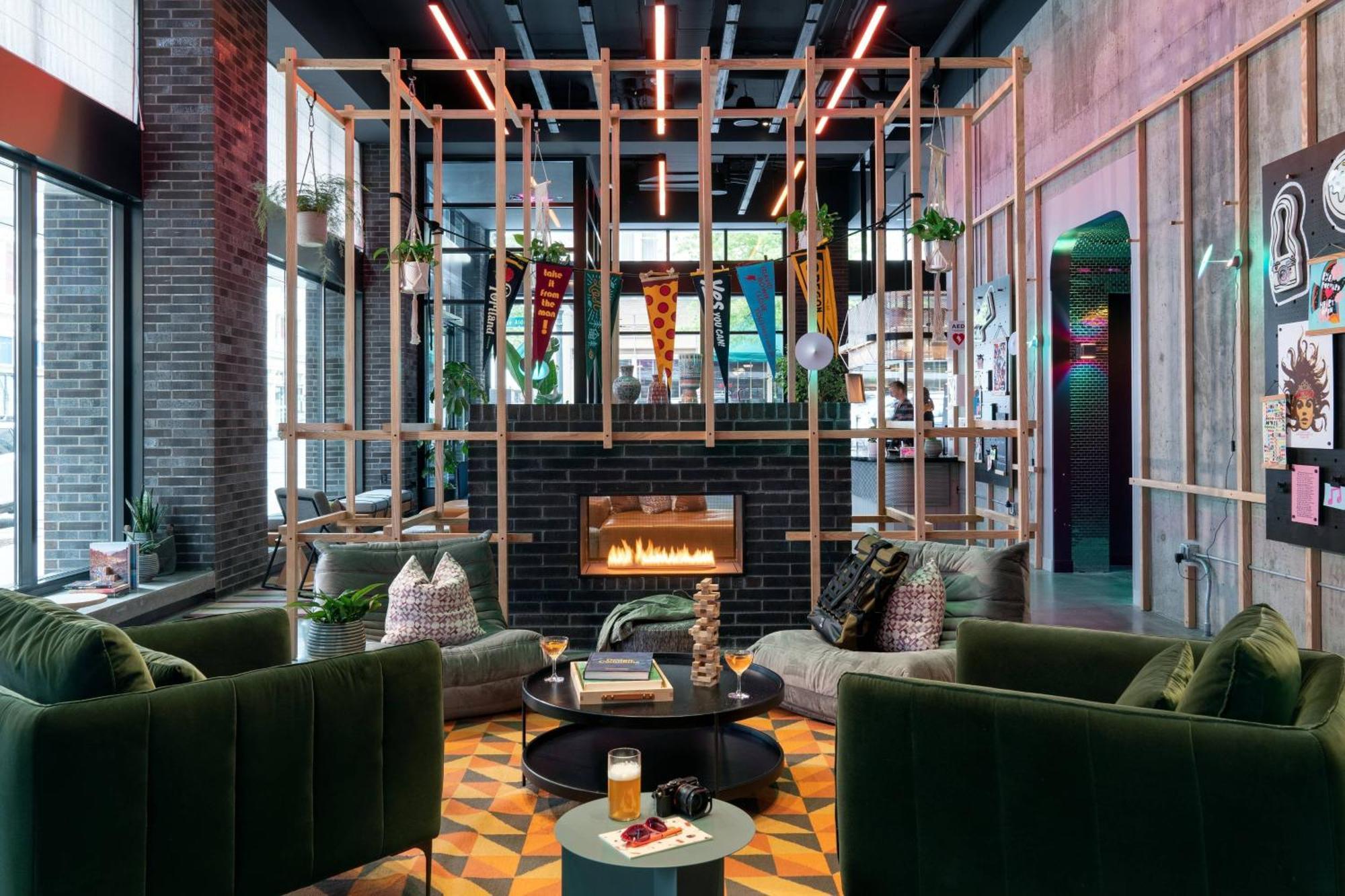Moxy Portland Downtown Exterior foto