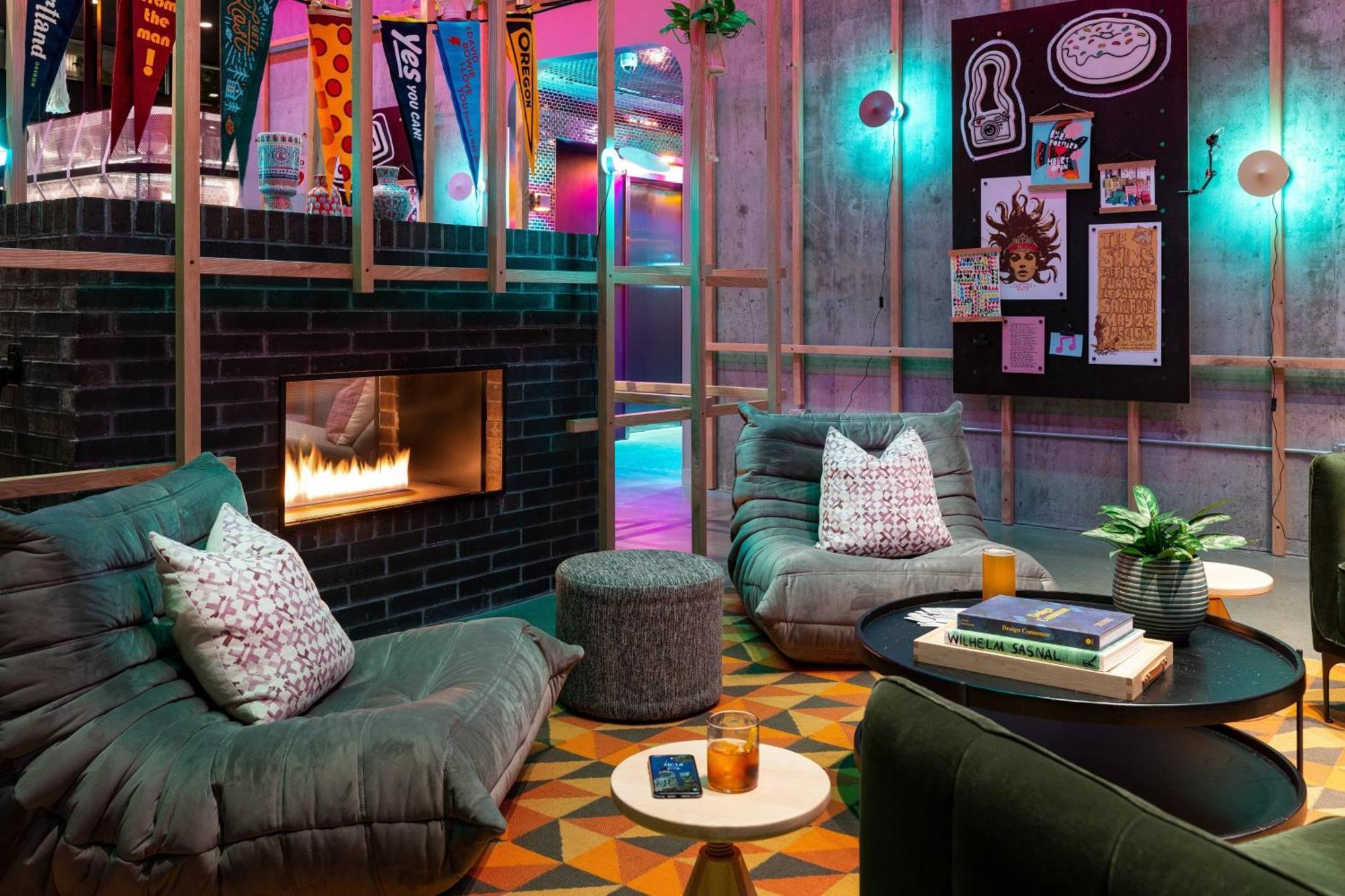 Moxy Portland Downtown Exterior foto