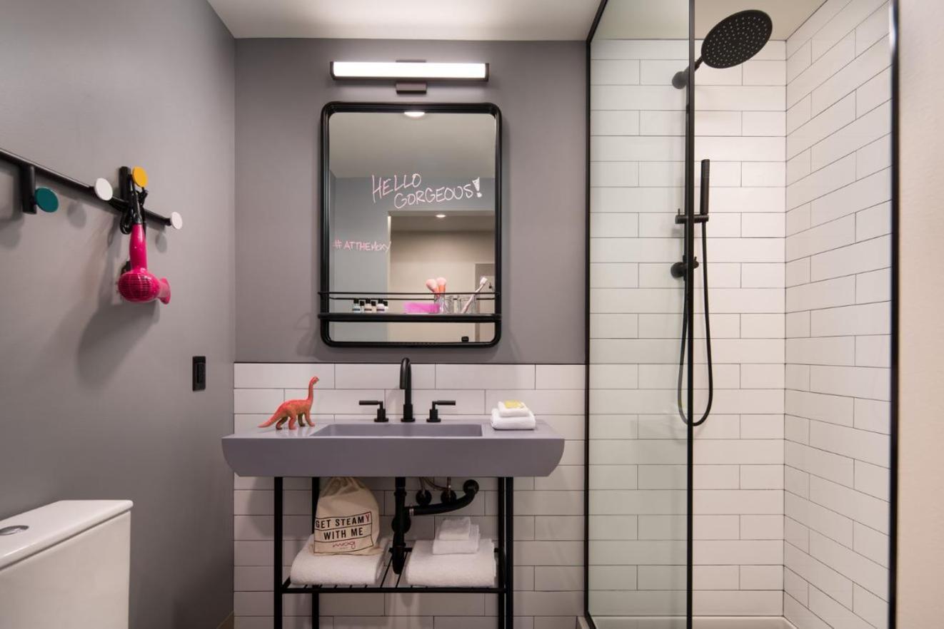 Moxy Portland Downtown Exterior foto